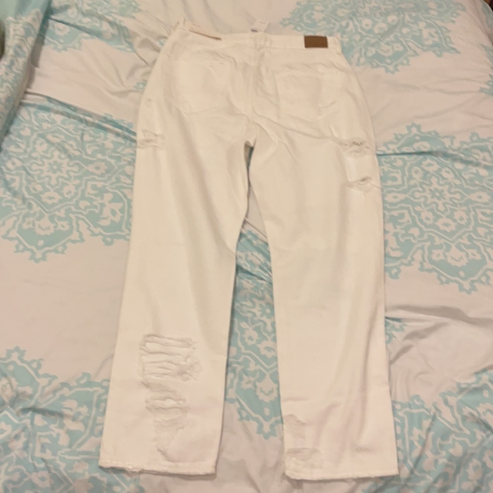 American Eagle Mom Jean - Picture 10 of 16